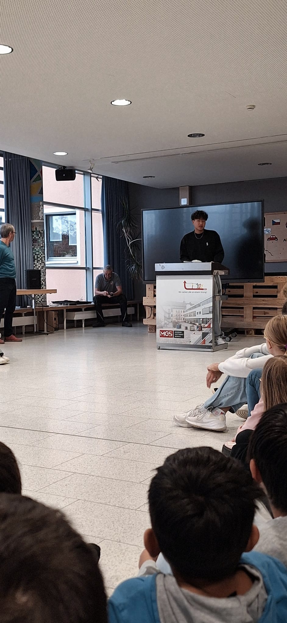 Read more about the article „Ein starkes Duo für die Mitschüler – Ameen und Alina übernehmen Verantwortung“ – Schülersprecherwahl an der Markus-Gottwalt-Schule